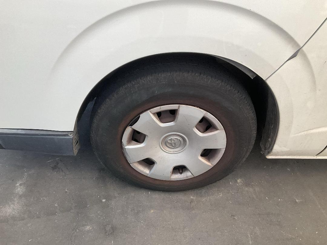 Photo '8' of Toyota Hiace Regius ACE