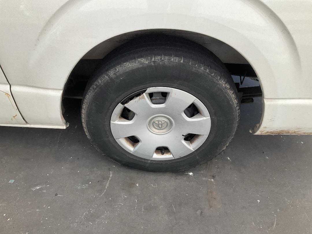 Photo '10' of Toyota Hiace Regius ACE