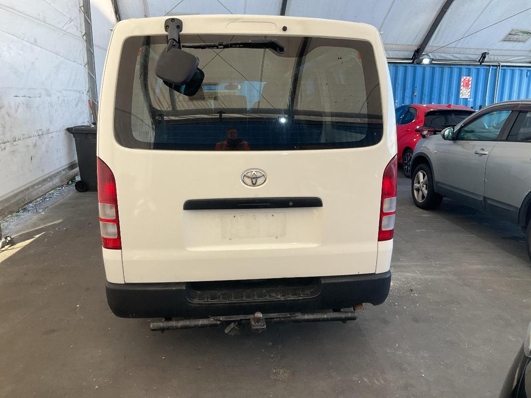 Photo '13' of Toyota Hiace Regius ACE