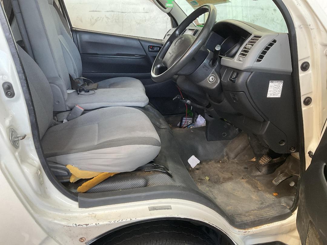 Photo '21' of Toyota Hiace Regius ACE