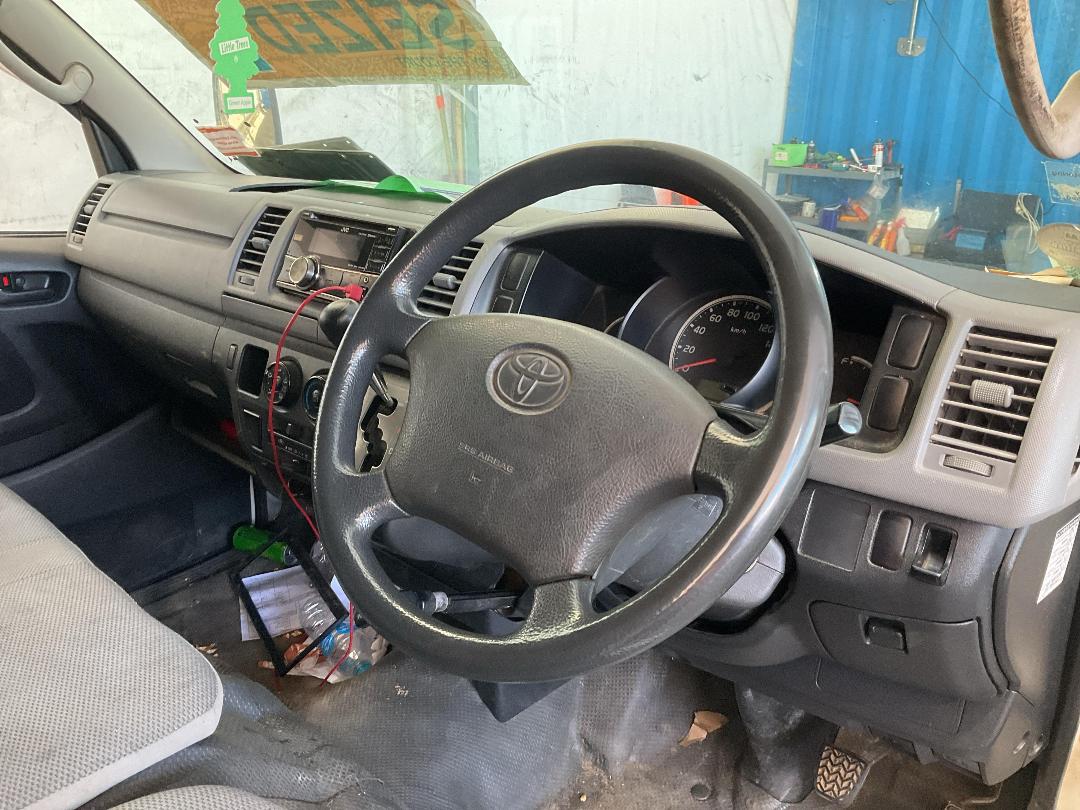 Photo '22' of Toyota Hiace Regius ACE