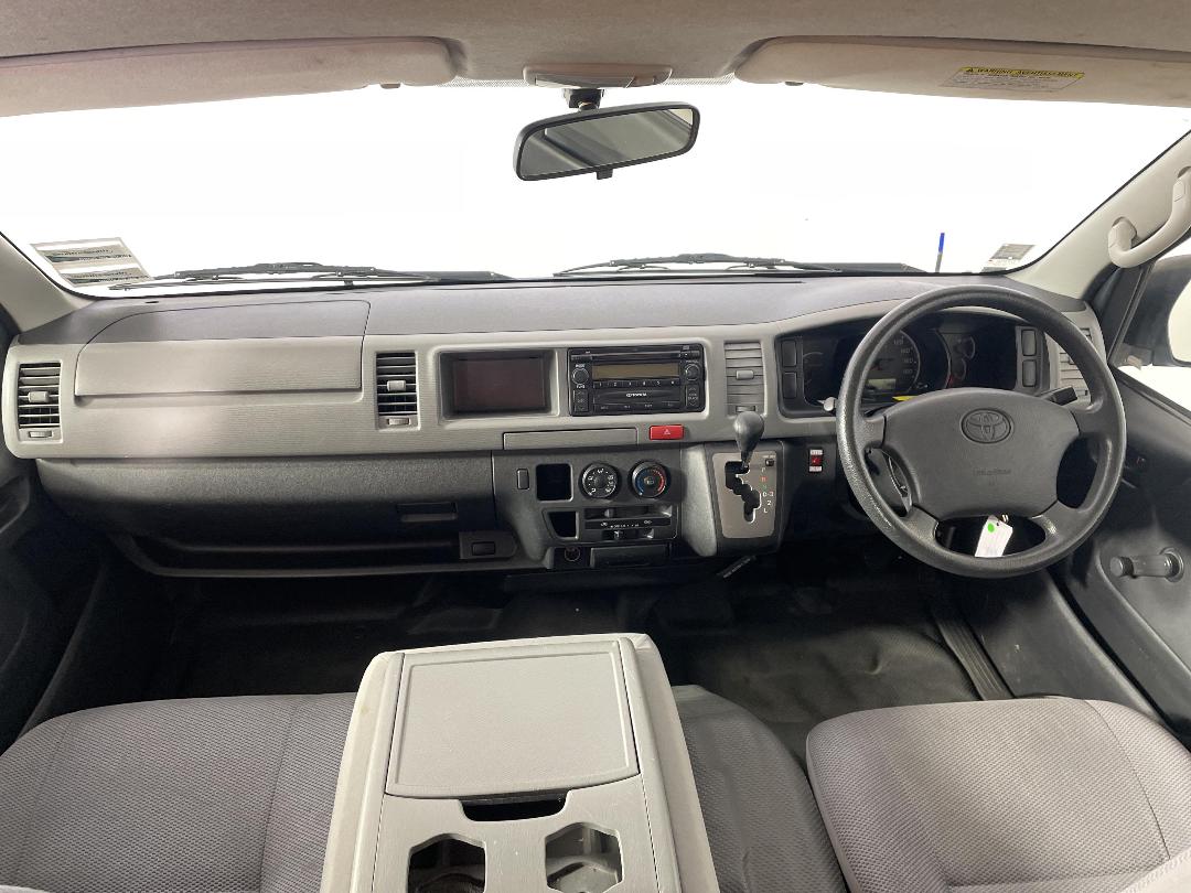 Photo '17' of Toyota Hiace Photo '17' of Toyota Hiace