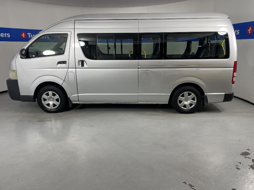 Photo '23' of Toyota Hiace Photo '23' of Toyota Hiace