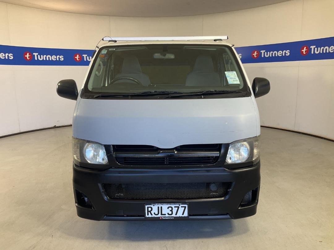 Photo '2' of Toyota Hiace