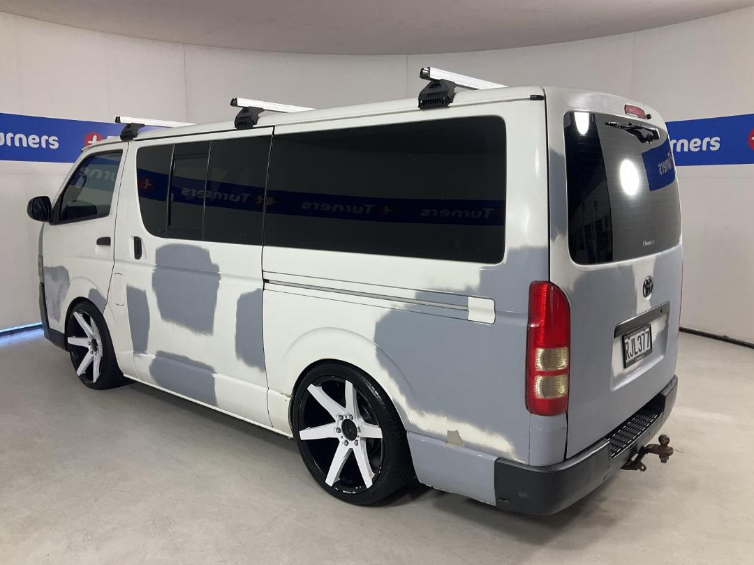 Photo '5' of Toyota Hiace