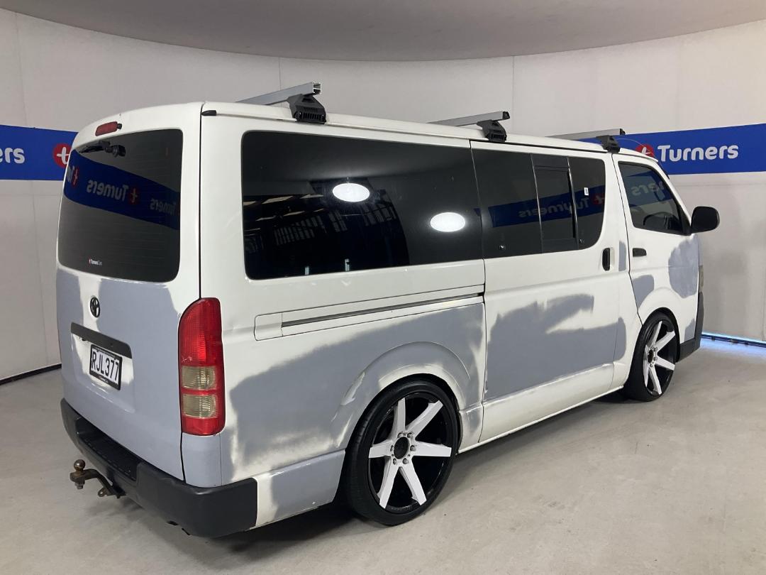 Photo '7' of Toyota Hiace