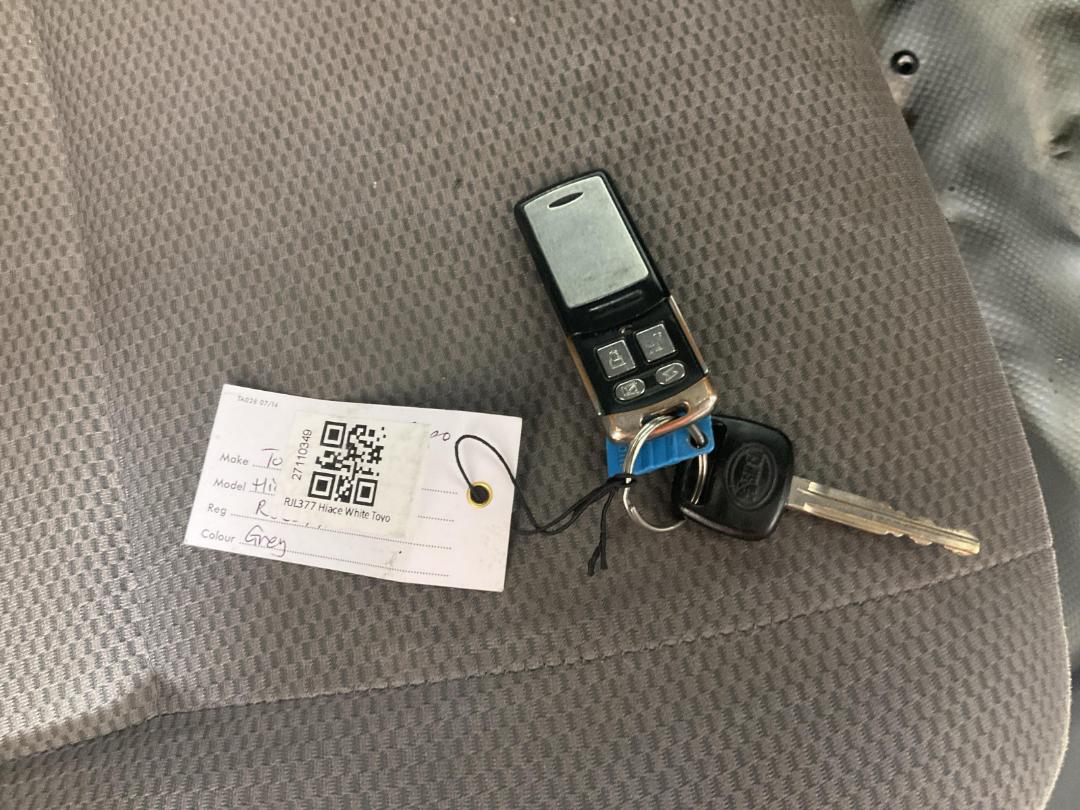 Photo '21' of Toyota Hiace