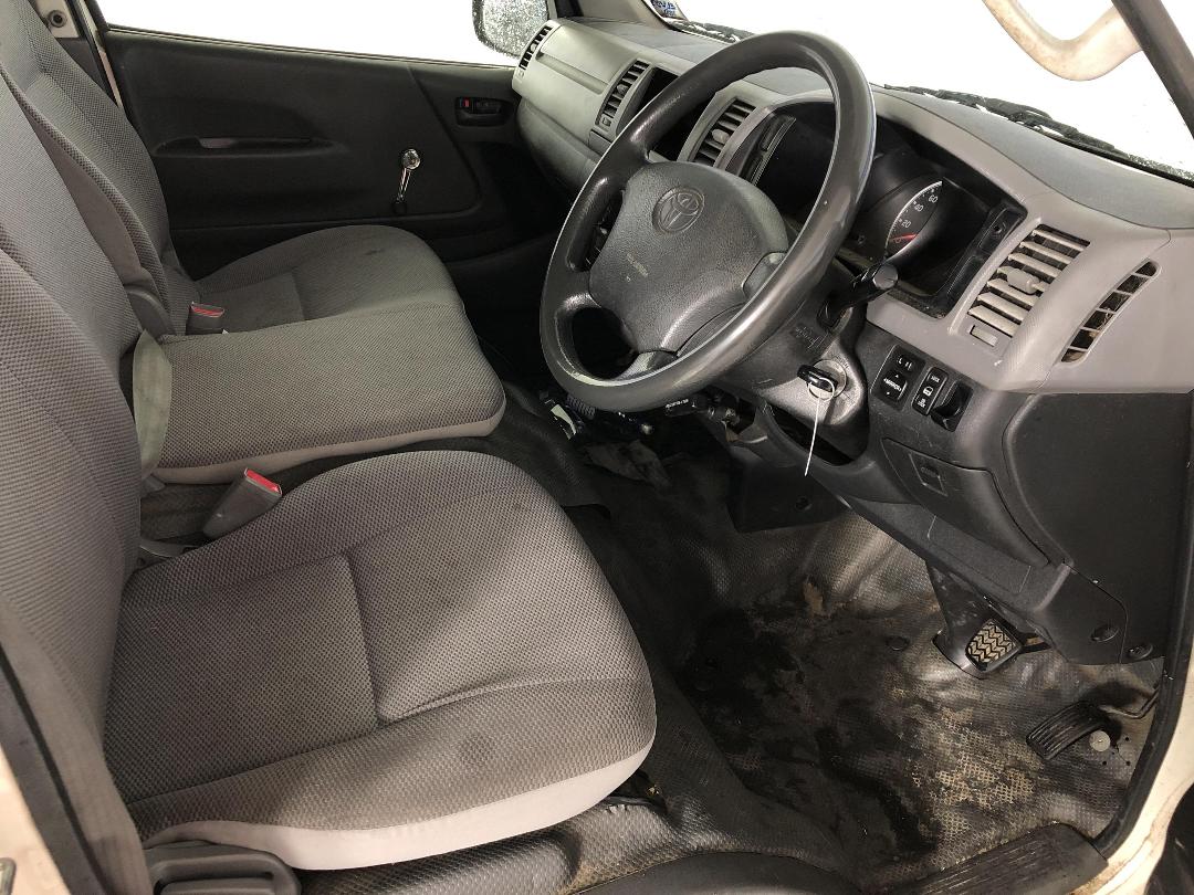 Photo '14' of Toyota Hiace ZL Photo '14' of Toyota Hiace ZL