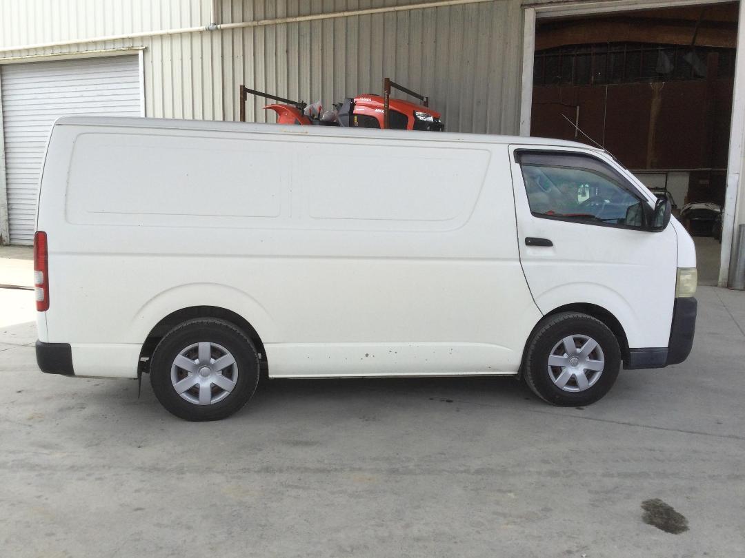 Photo '8' of Toyota Hiace Photo '8' of Toyota Hiace