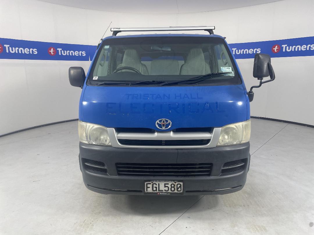 Photo '2' of Toyota Hiace