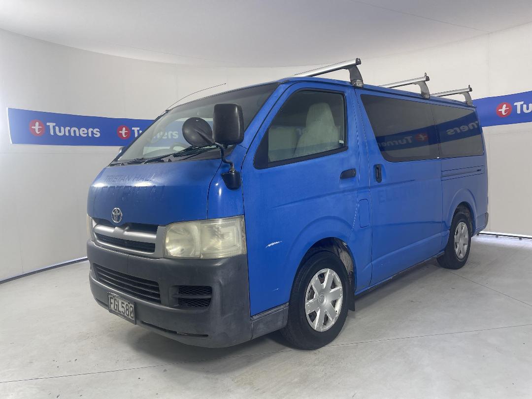 Photo '4' of Toyota Hiace