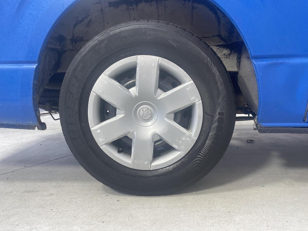 Photo '12' of Toyota Hiace