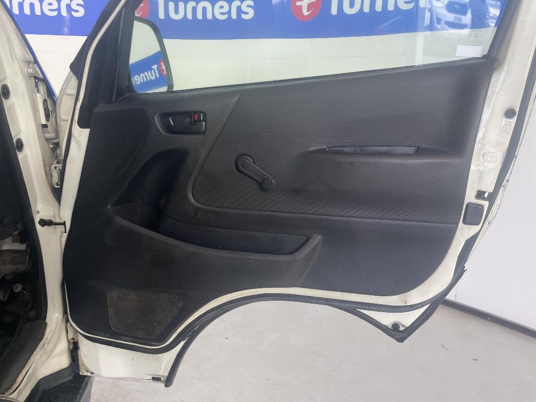 Photo '15' of Toyota Hiace