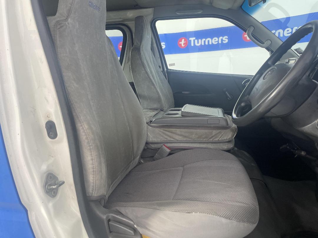 Photo '16' of Toyota Hiace