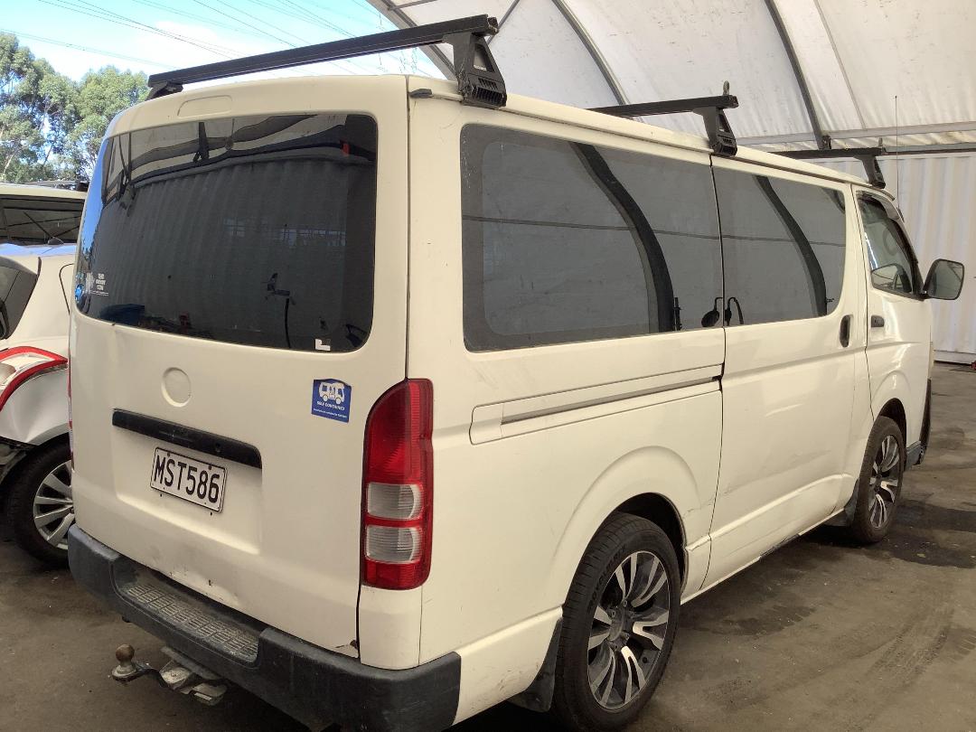 Photo '4' of Toyota Hiace