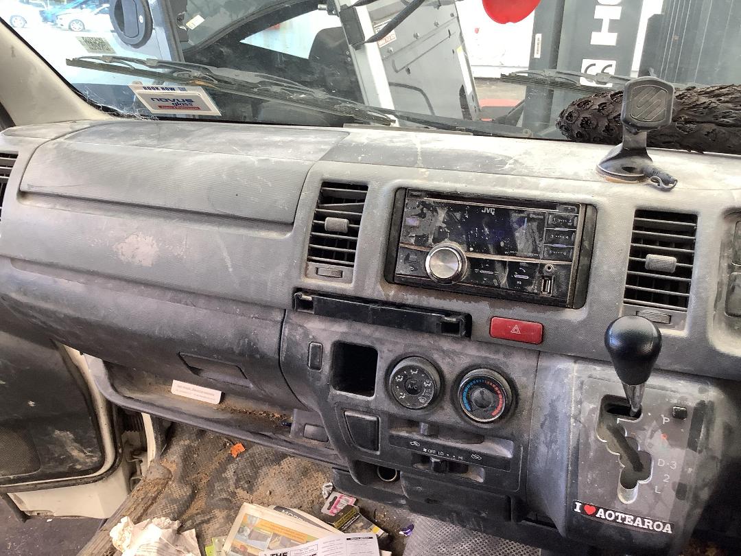 Photo '17' of Toyota Hiace