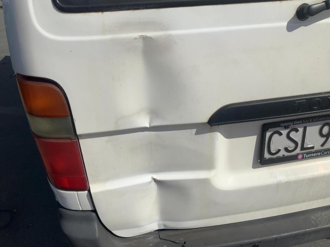 Photo '17' of Toyota Hiace ZX