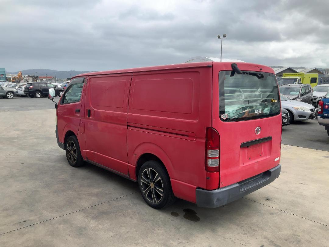 Photo '4' of Toyota Hiace