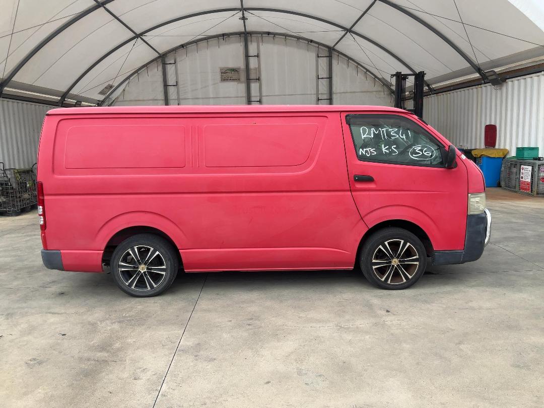 Photo '7' of Toyota Hiace