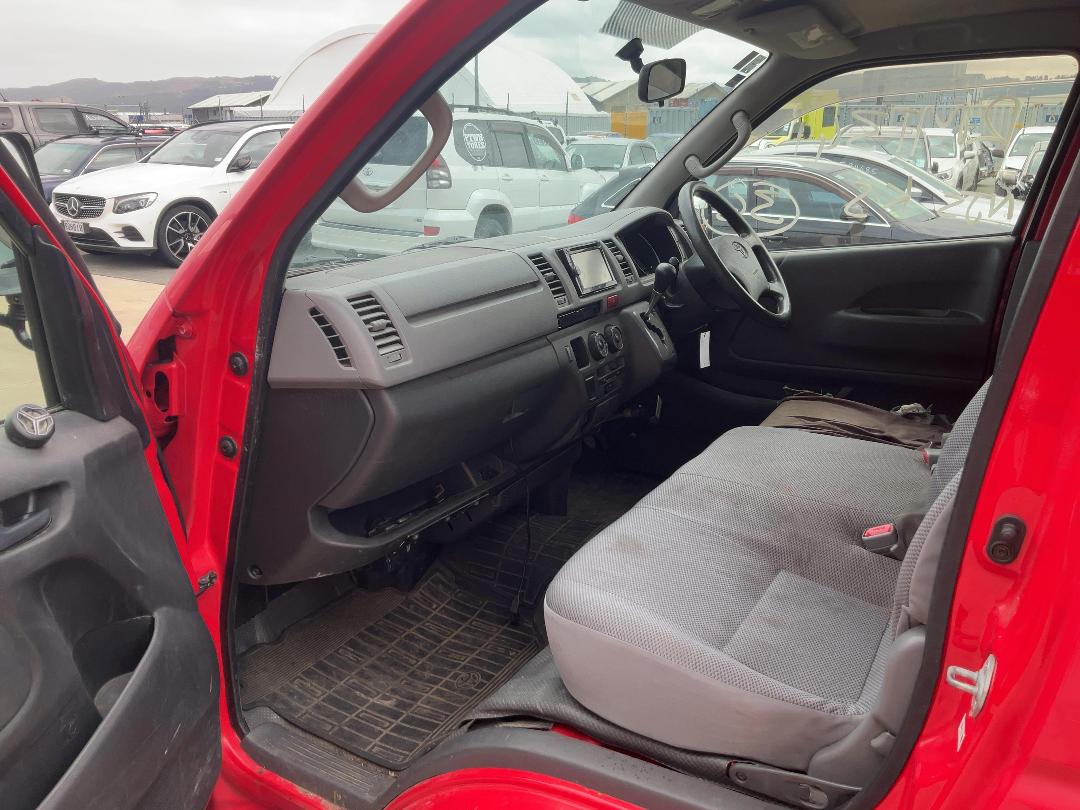 Photo '12' of Toyota Hiace