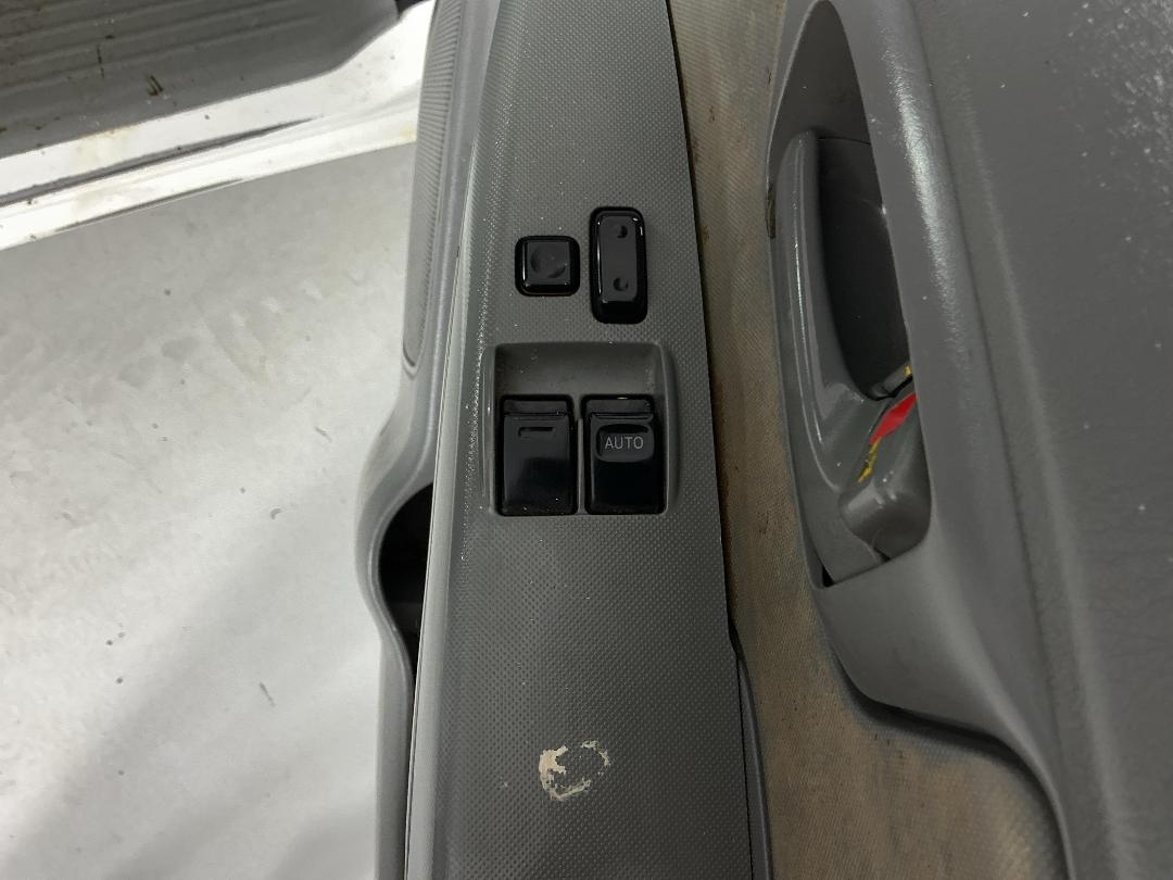 Photo '21' of Toyota Hilux