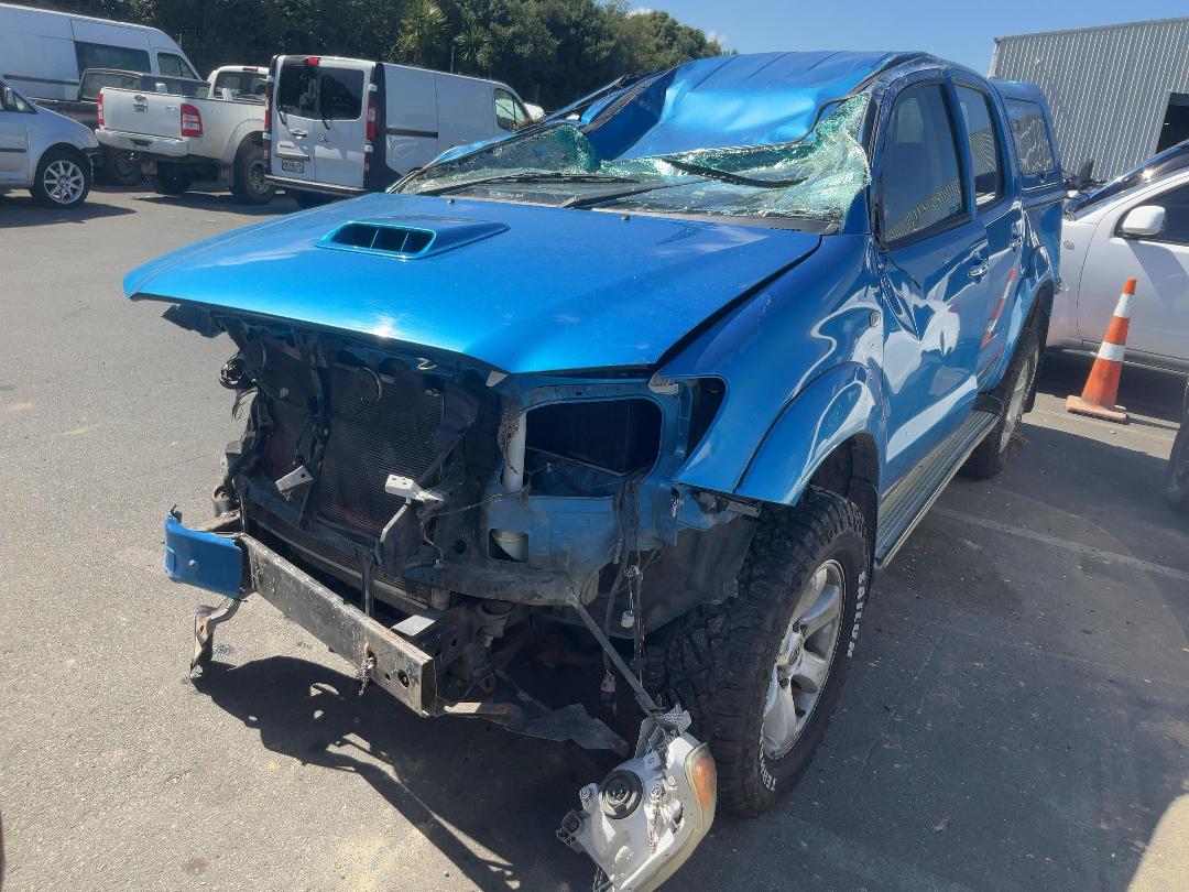 Photo '2' of Toyota Hilux TD SR5 DCU 4A