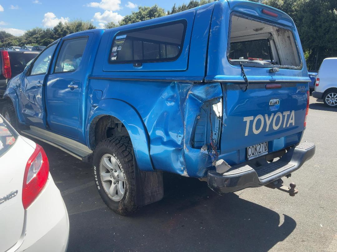 Photo '3' of Toyota Hilux TD SR5 DCU 4A