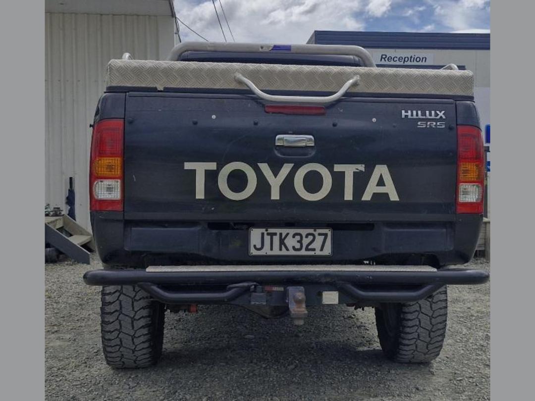 Photo '5' of Toyota Hilux TD SR5 DCU