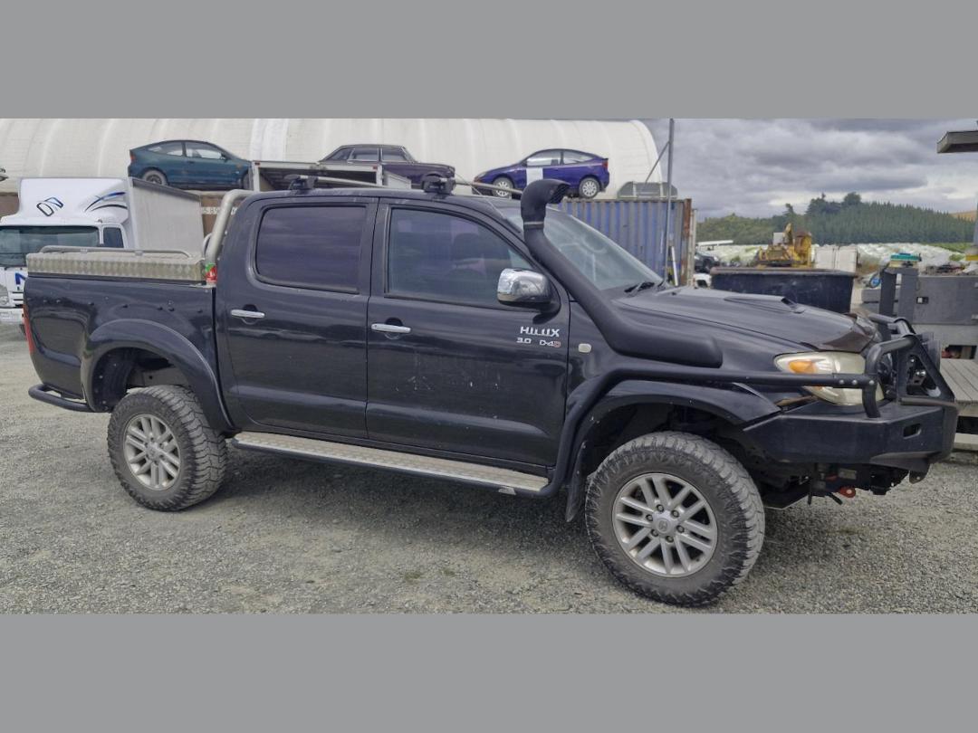 Photo '3' of Toyota Hilux TD SR5 DCU