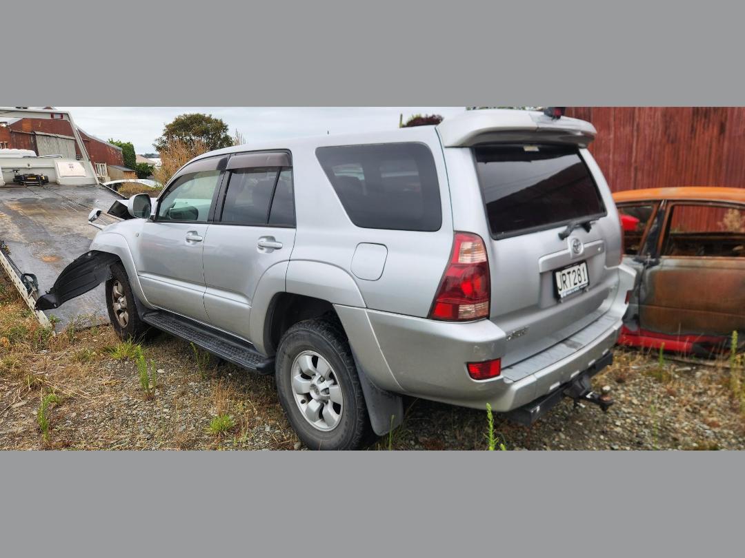 Photo '4' of Toyota Hilux Surf