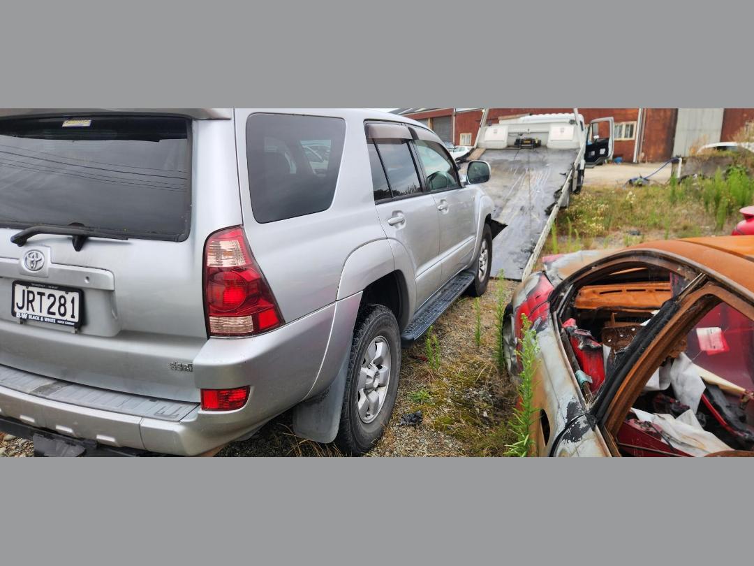 Photo '5' of Toyota Hilux Surf