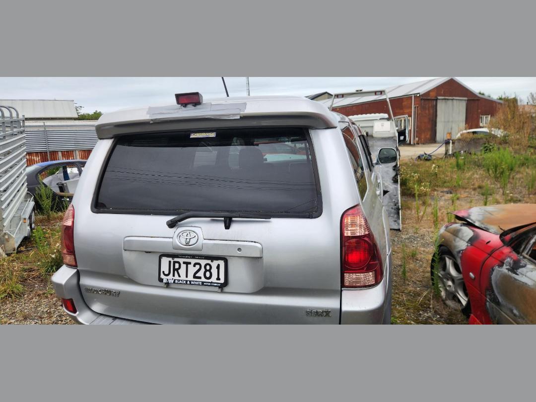 Photo '6' of Toyota Hilux Surf