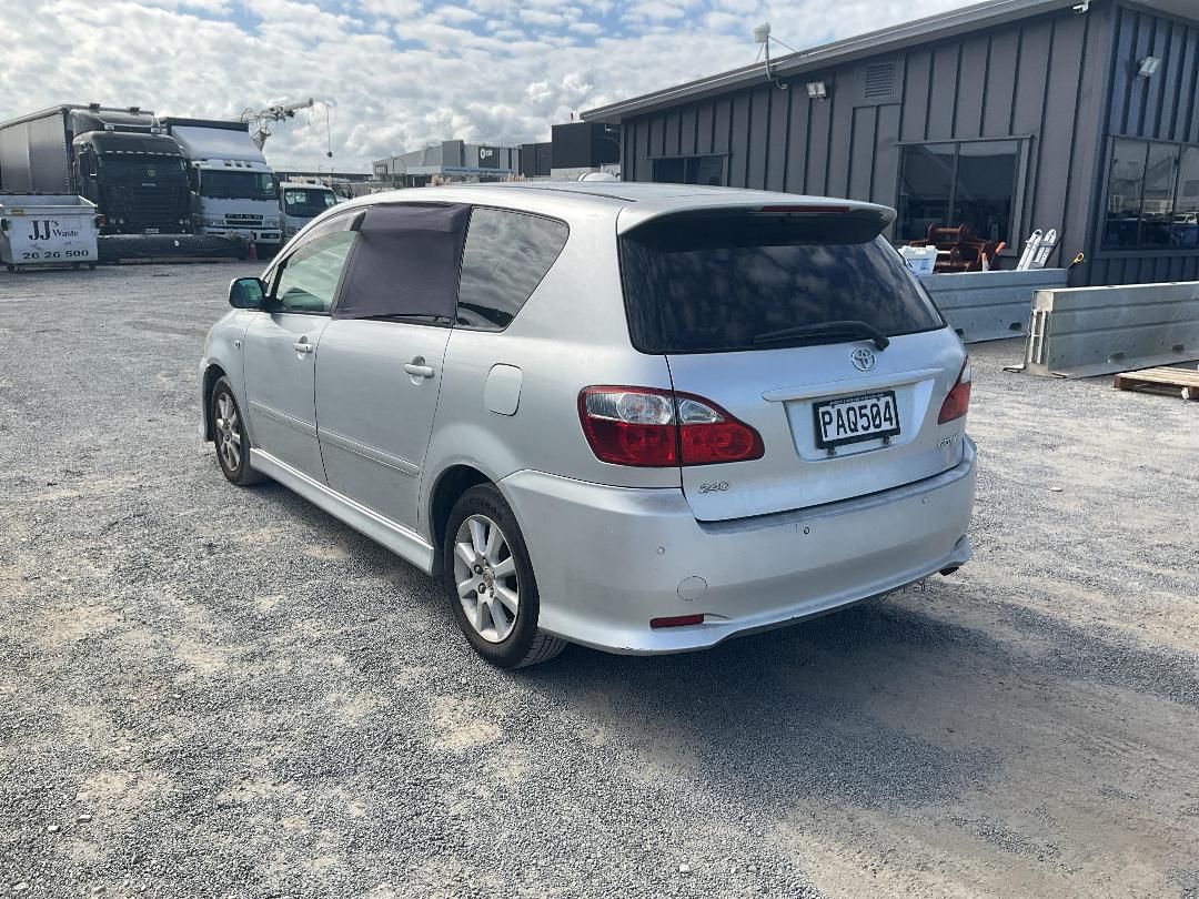 Photo '5' of Toyota Ipsum