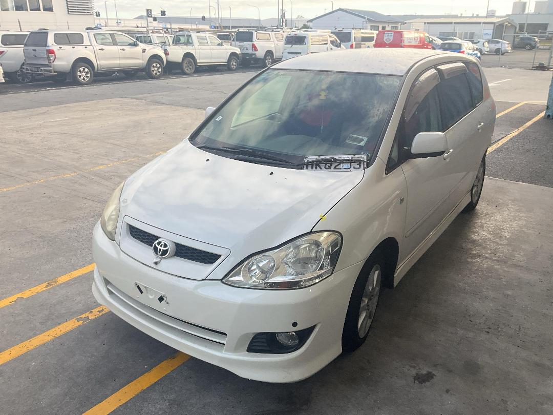 Photo '5' of Toyota Ipsum 240I