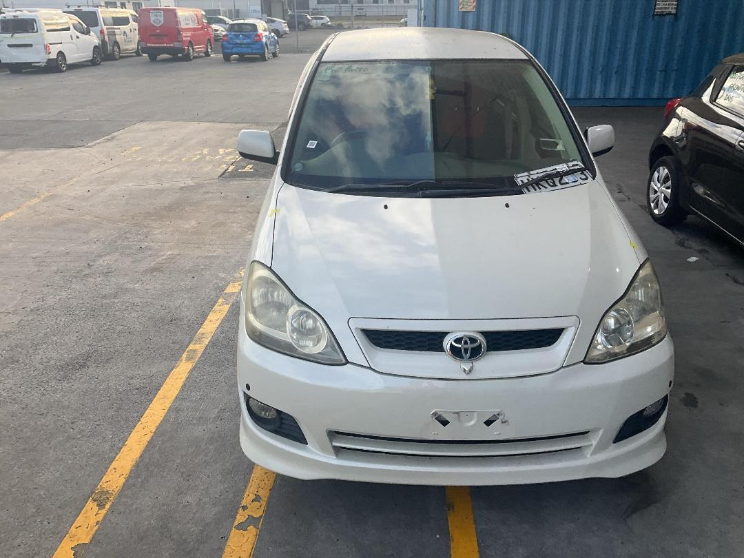 Photo '4' of Toyota Ipsum 240I