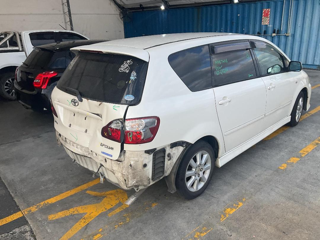 Photo '11' of Toyota Ipsum 240I