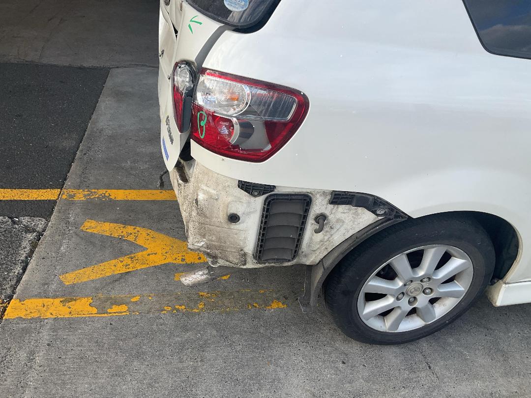 Photo '13' of Toyota Ipsum 240I