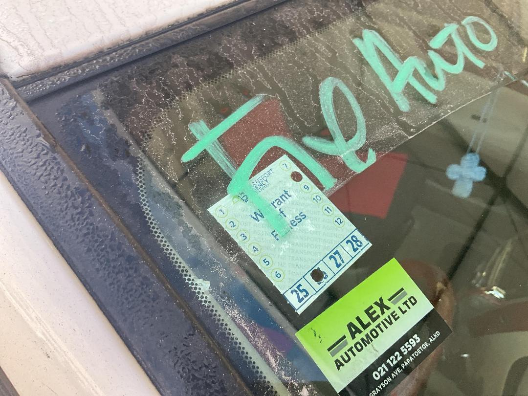 Photo '24' of Toyota Ipsum 240I