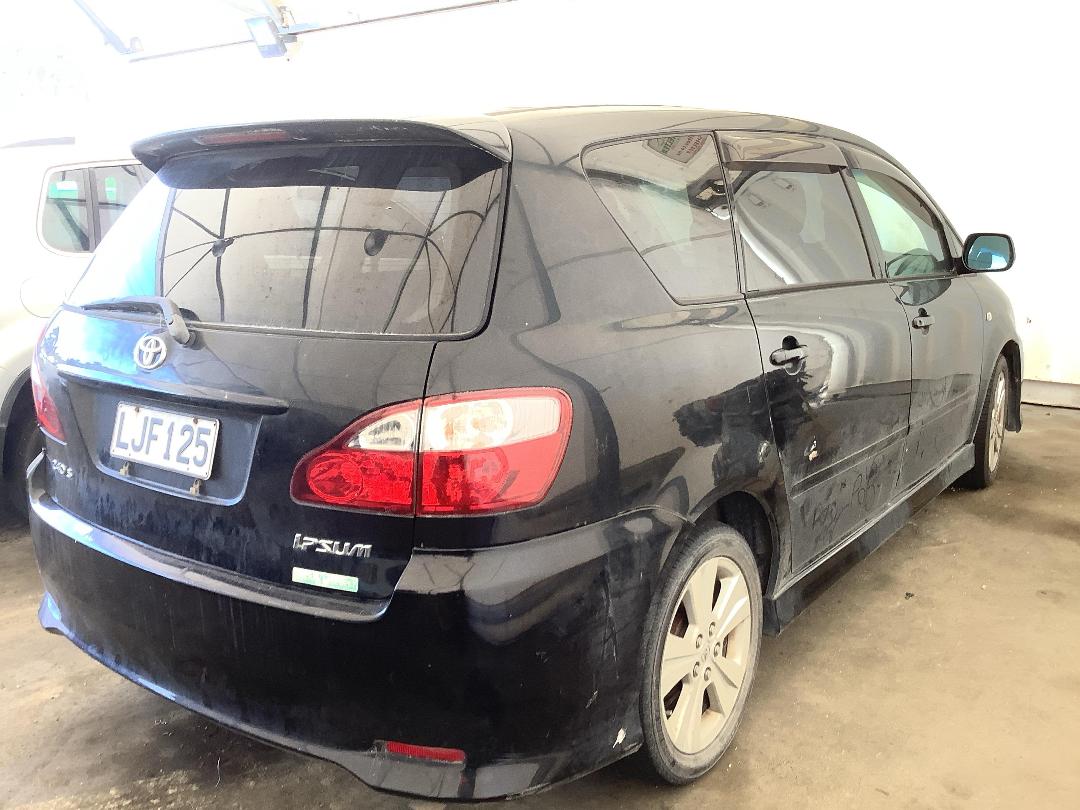 Photo '4' of Toyota Ipsum Photo '4' of Toyota Ipsum