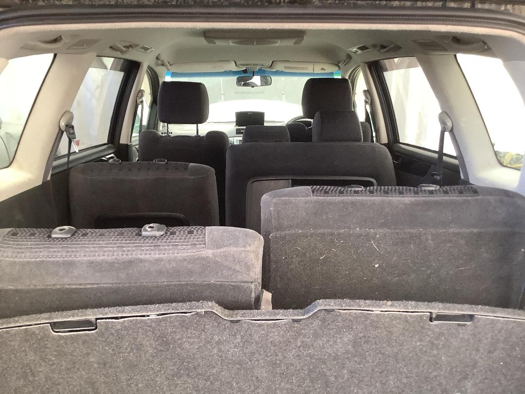 Photo '14' of Toyota Ipsum Photo '14' of Toyota Ipsum