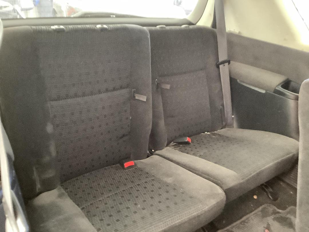 Photo '15' of Toyota Ipsum Photo '15' of Toyota Ipsum