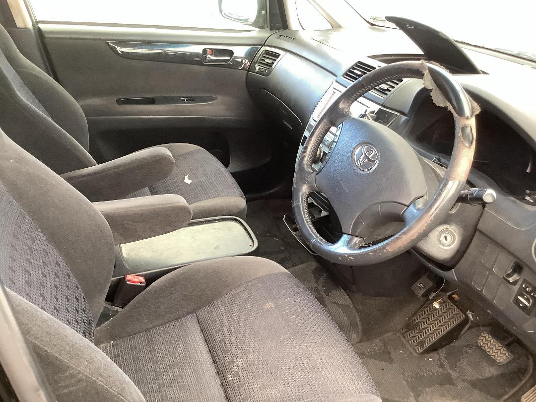 Photo '19' of Toyota Ipsum Photo '19' of Toyota Ipsum