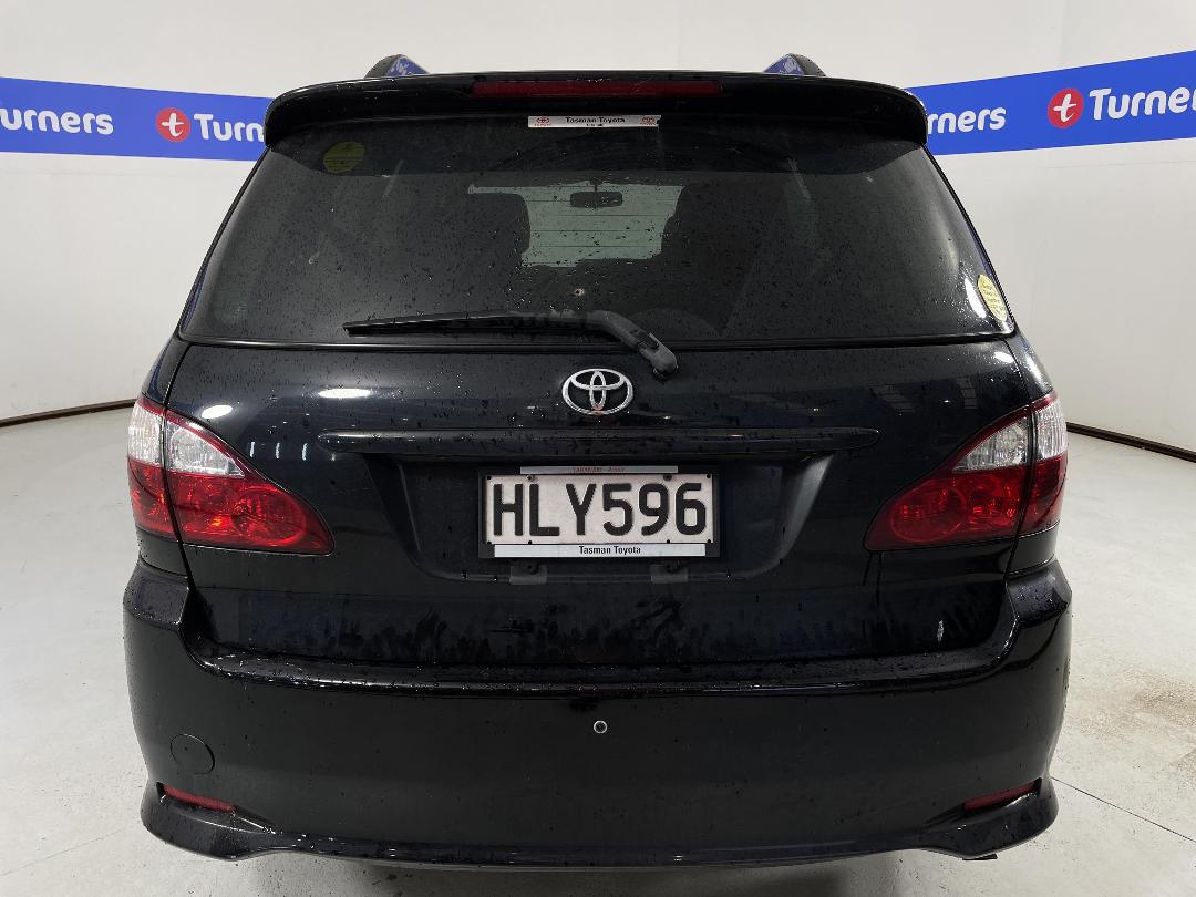 Photo '6' of Toyota Ipsum