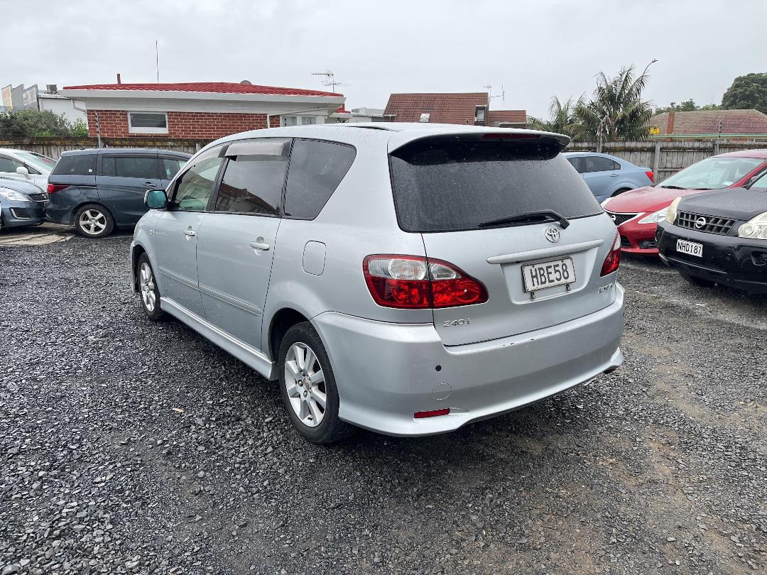 Photo '4' of Toyota Ipsum Photo '4' of Toyota Ipsum