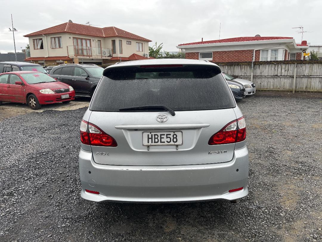 Photo '5' of Toyota Ipsum Photo '5' of Toyota Ipsum