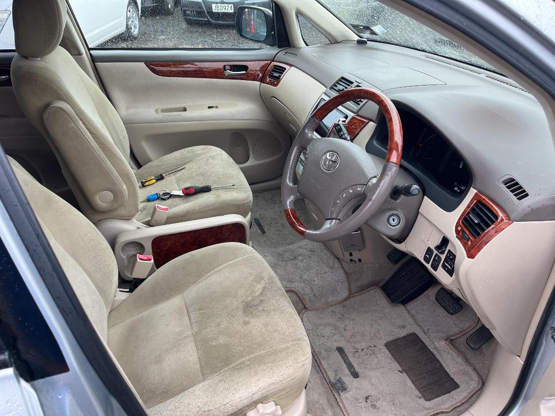 Photo '14' of Toyota Ipsum Photo '14' of Toyota Ipsum