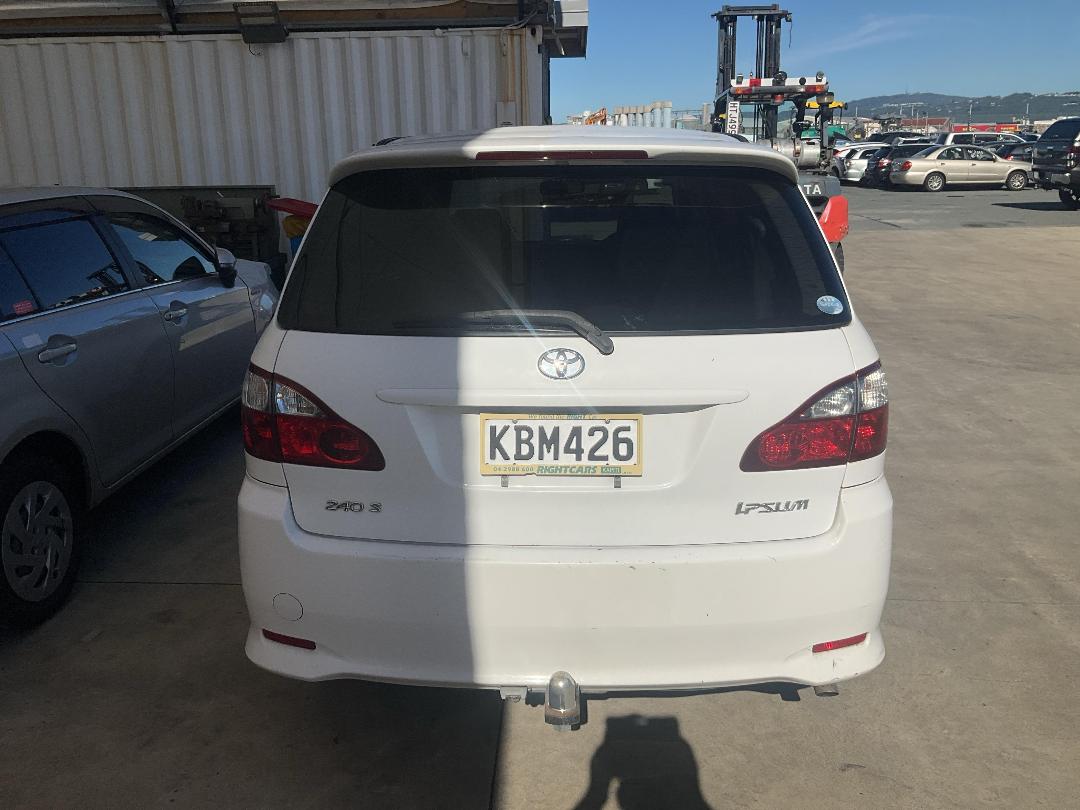 Photo '4' of Toyota Ipsum 240S Photo '4' of Toyota Ipsum 240S