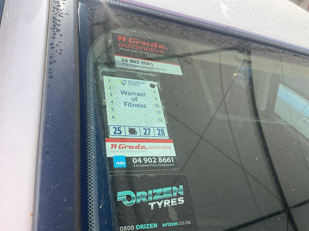 Photo '12' of Toyota Ipsum 240S Photo '12' of Toyota Ipsum 240S