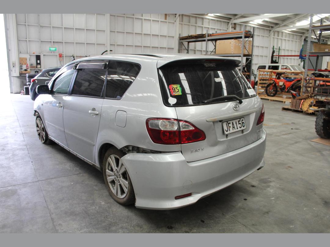 Photo '6' of Toyota Ipsum 240S Photo '6' of Toyota Ipsum 240S