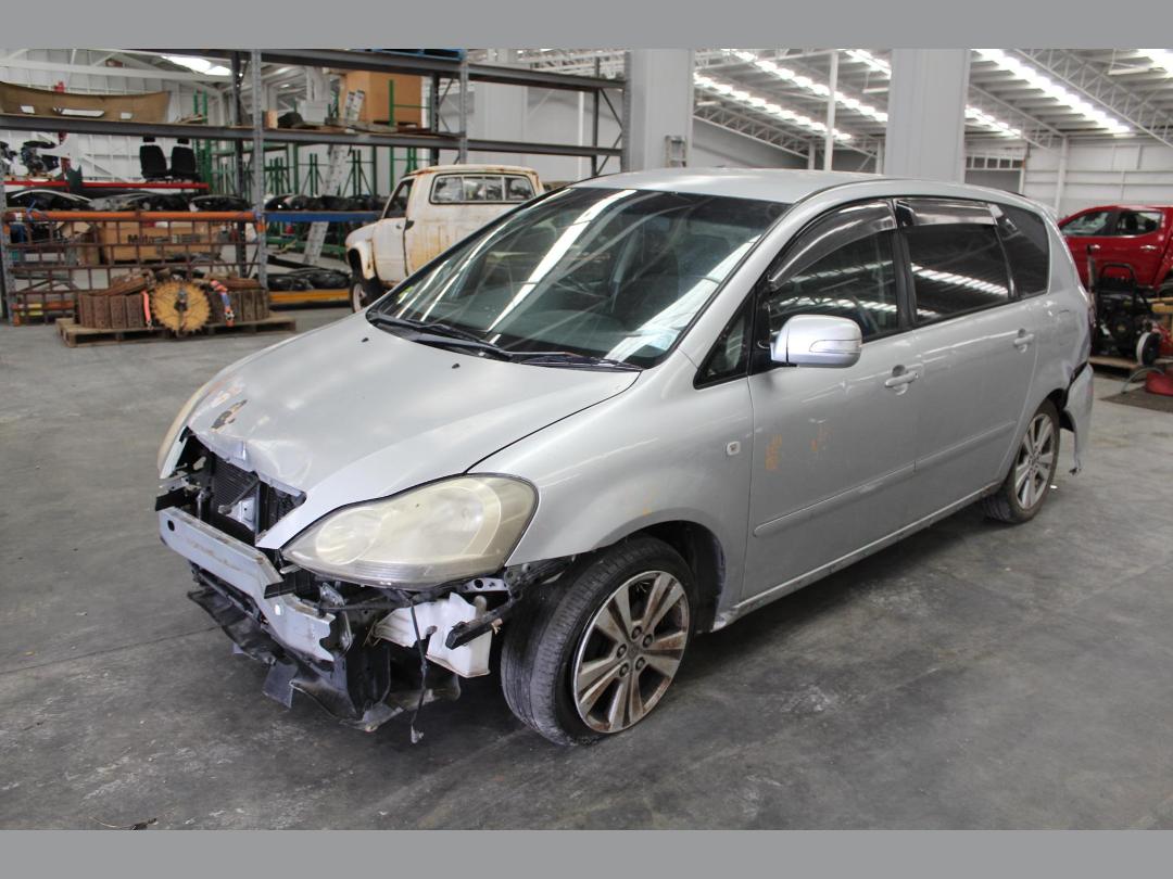 Photo '2' of Toyota Ipsum 240S Photo '2' of Toyota Ipsum 240S